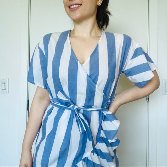 💙 Romeo+Juliet Couture Ruffle Wrap Dress - Picture 5 of 14